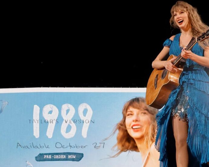 Taylor Swift announces "1989 (Taylor's Version)" is "on its way": "My most favorite re-record I've ever done"
